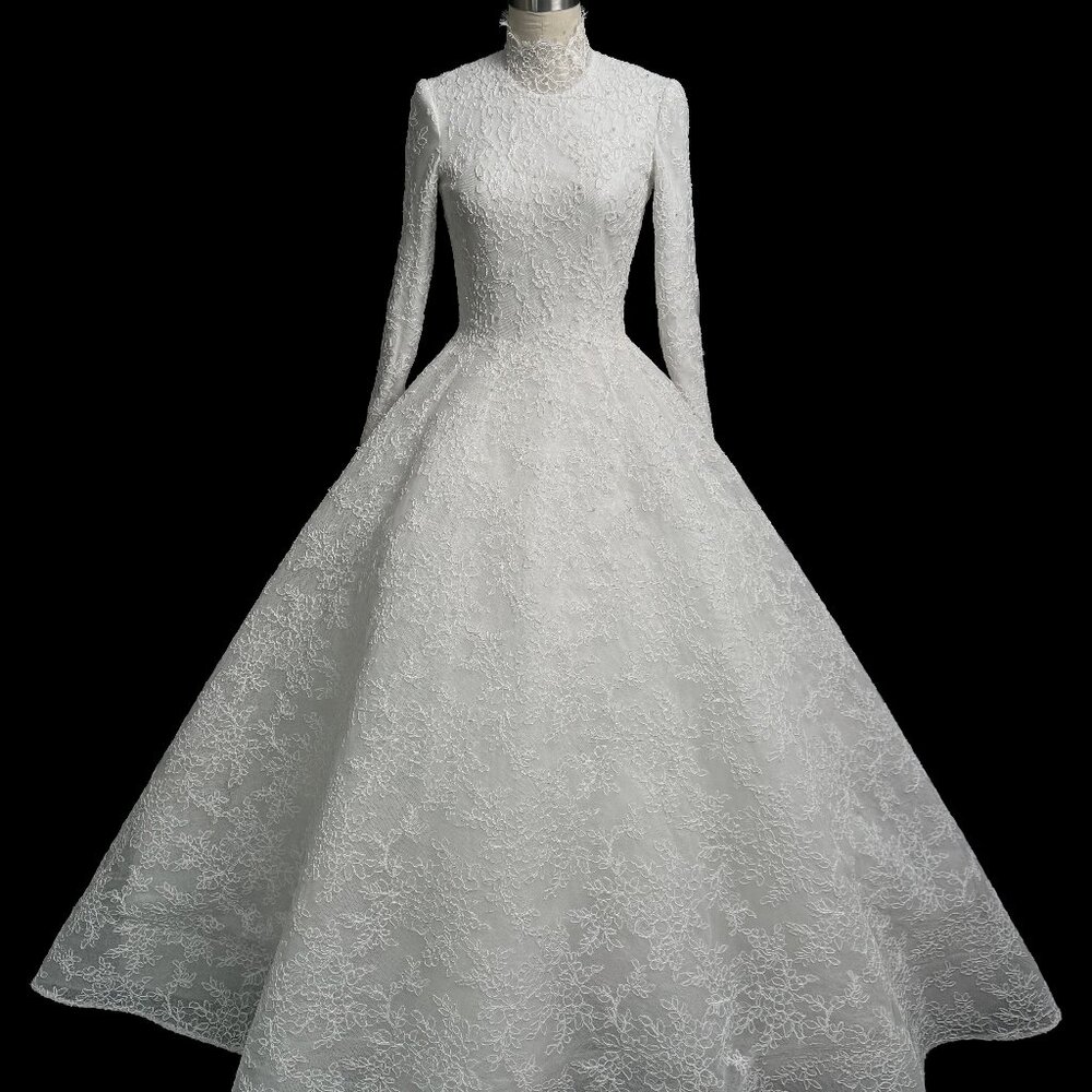 Preloved US 2 Anna Augusta Embroidered Lace Wedding Gown